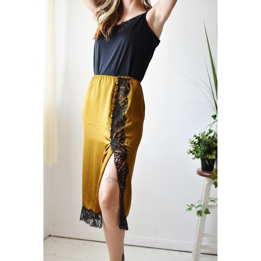 Victoria's Secret Slip Skirt Womens Medium Gold Excellent Lace Satin Midi